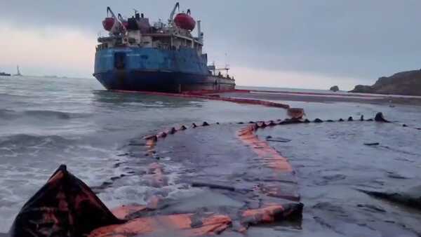 Подводное видео зафиксировало серьезное загрязнение Черного моря мазутом