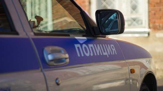 В Подмосковье мошенники вынудили пенсионера продать машины и отдать все деньги, угрожая его семье