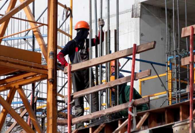 «Курганстальмост» ускоряет срыв строительства бассейна КГУ